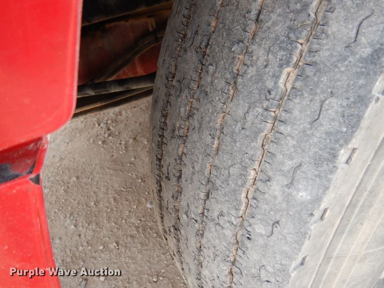 image for item DH2405 2009 Volvo VNL semi truck