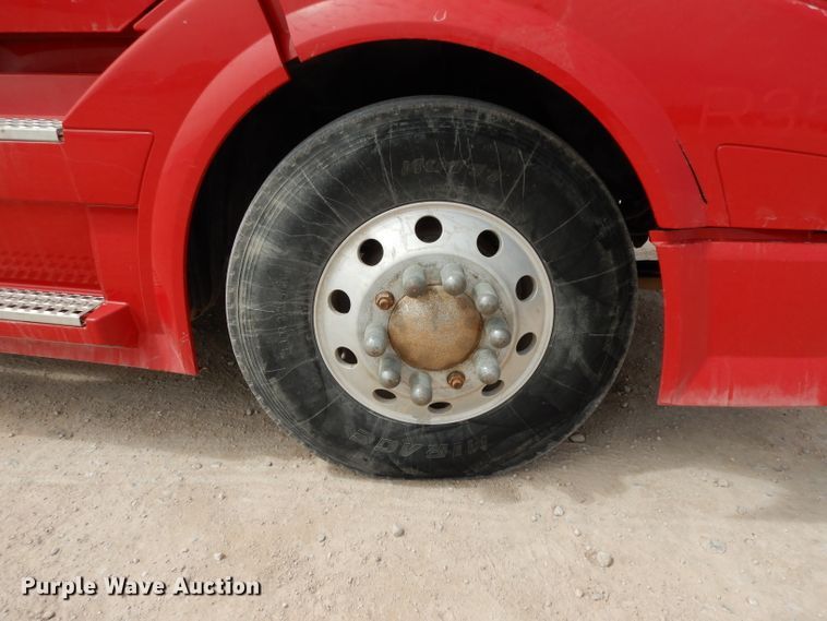 image for item DH2405 2009 Volvo VNL semi truck