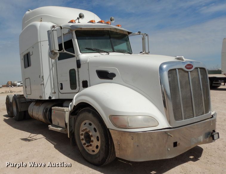 image for item DH2406 2011 Peterbilt 386 semi truck