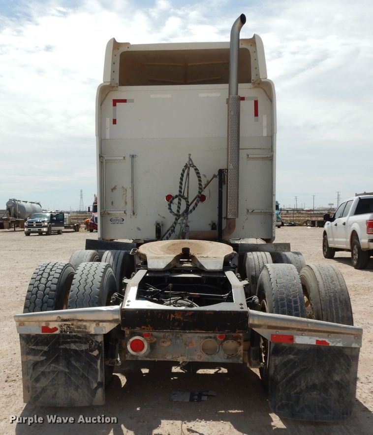 image for item DH2406 2011 Peterbilt 386 semi truck