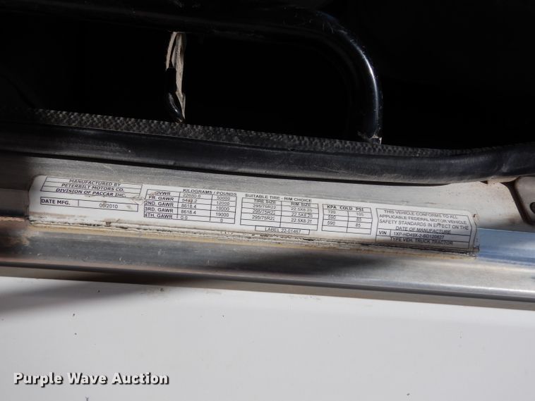 image for item DH2406 2011 Peterbilt 386 semi truck