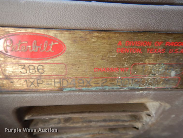 image for item DH2406 2011 Peterbilt 386 semi truck