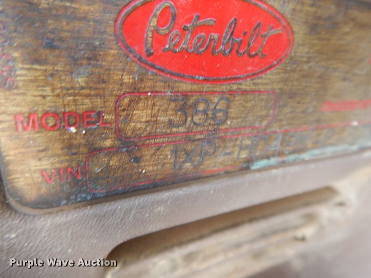 image for item DH2406 2011 Peterbilt 386 semi truck