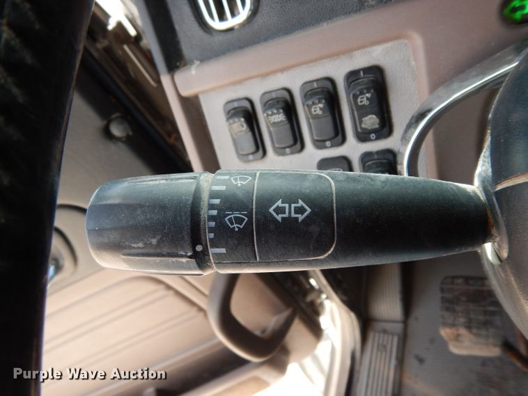 image for item DH2406 2011 Peterbilt 386 semi truck