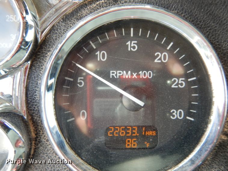 image for item DH2406 2011 Peterbilt 386 semi truck