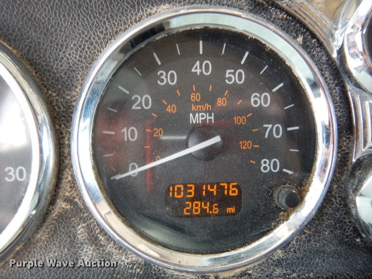 image for item DH2406 2011 Peterbilt 386 semi truck