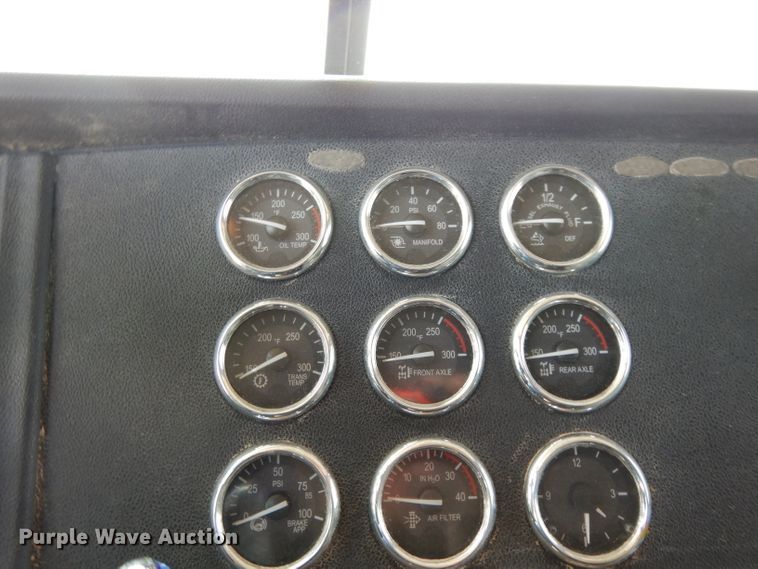 image for item DH2406 2011 Peterbilt 386 semi truck