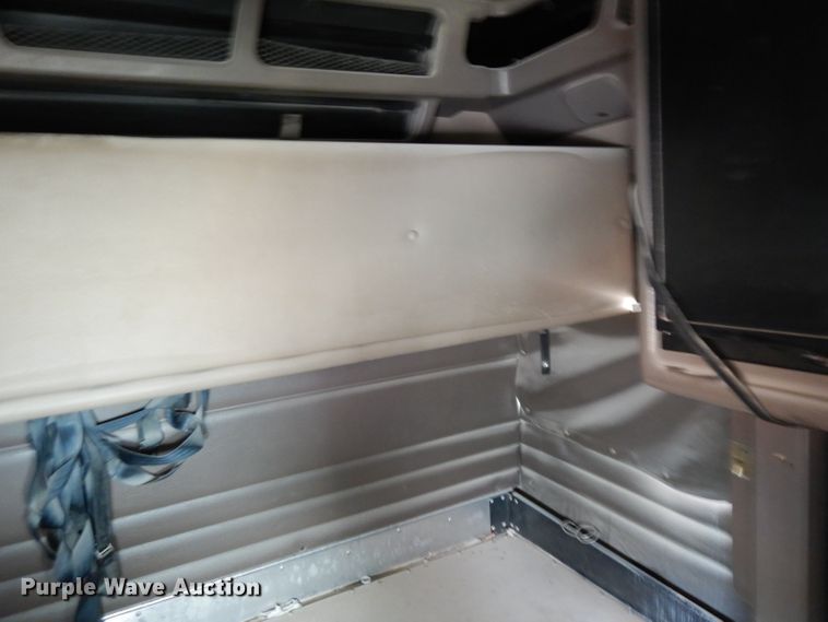 image for item DH2406 2011 Peterbilt 386 semi truck