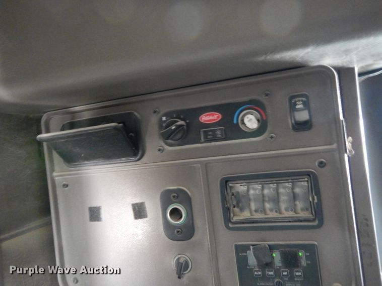 image for item DH2406 2011 Peterbilt 386 semi truck