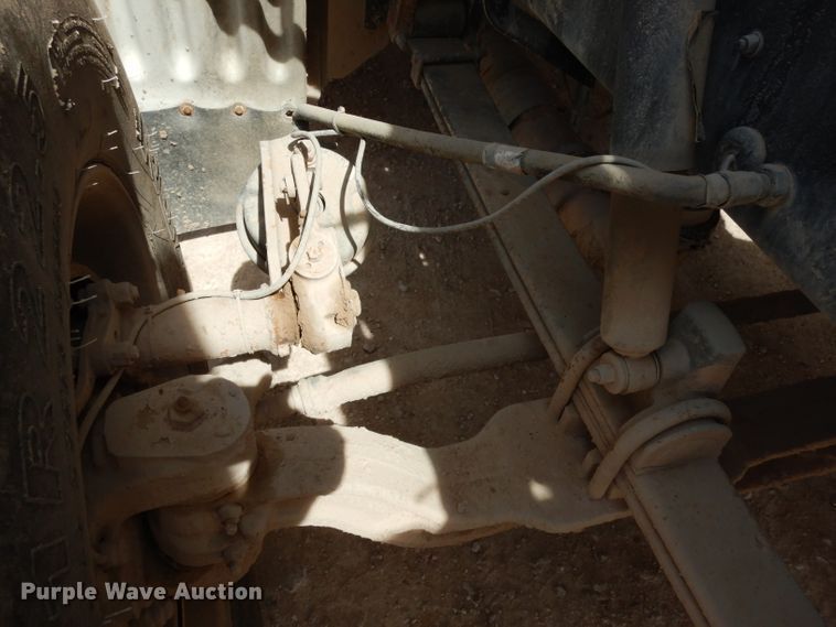 image for item DH2406 2011 Peterbilt 386 semi truck