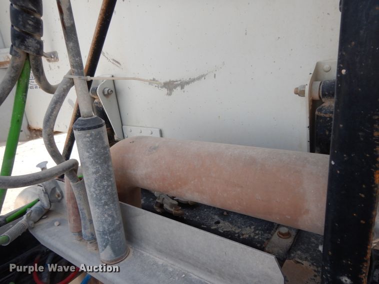 image for item DH2406 2011 Peterbilt 386 semi truck