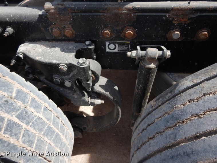 image for item DH2406 2011 Peterbilt 386 semi truck