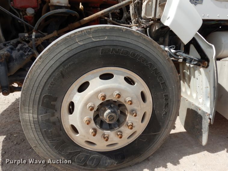 image for item DH2406 2011 Peterbilt 386 semi truck