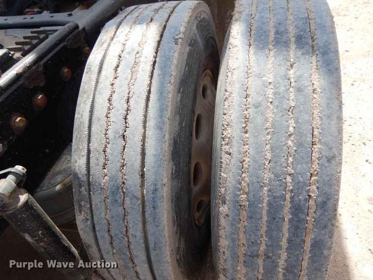 image for item DH2406 2011 Peterbilt 386 semi truck