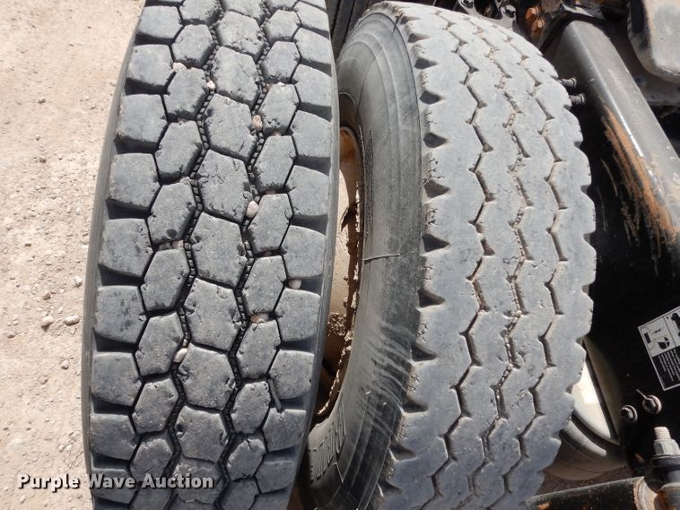 image for item DH2406 2011 Peterbilt 386 semi truck