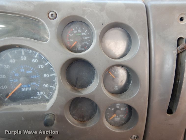 image for item DH2411 2007 Mack CXN semi truck