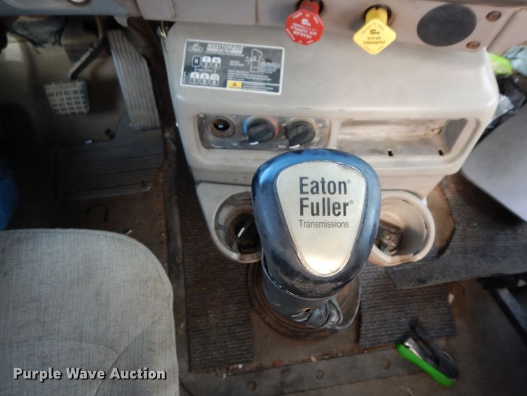 image for item DH2411 2007 Mack CXN semi truck