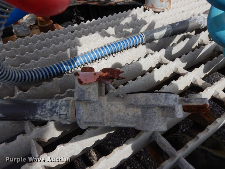 image for item DH2411 2007 Mack CXN semi truck