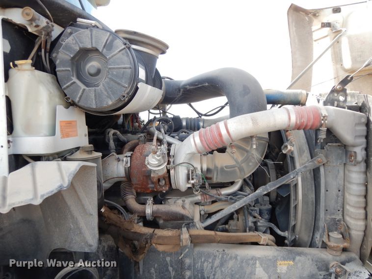 image for item DH2411 2007 Mack CXN semi truck