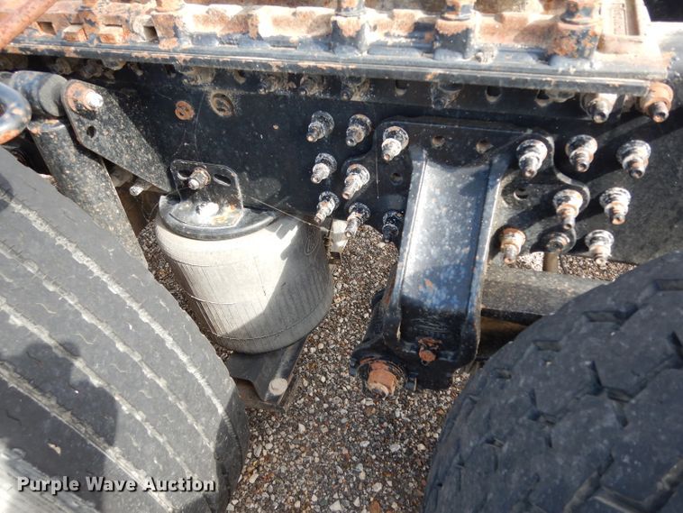 image for item DH2411 2007 Mack CXN semi truck