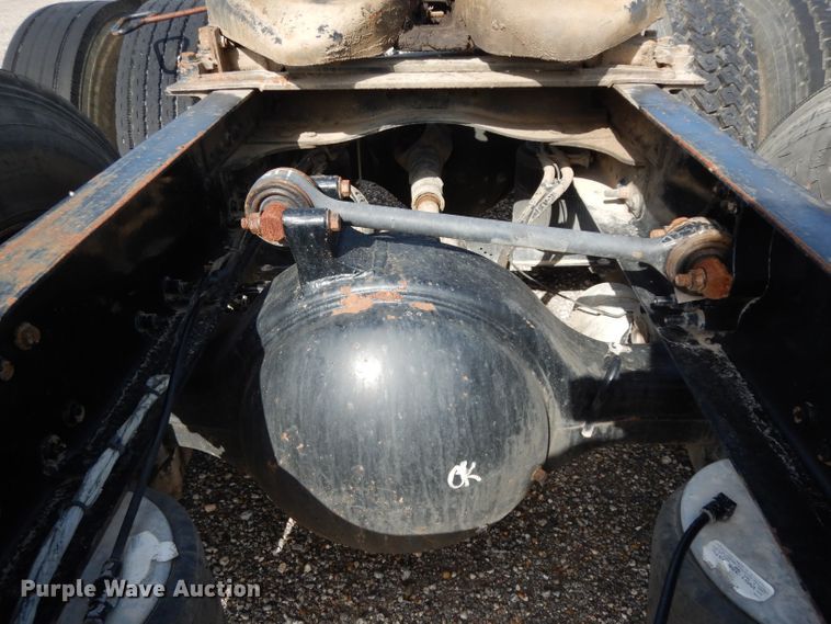 image for item DH2411 2007 Mack CXN semi truck