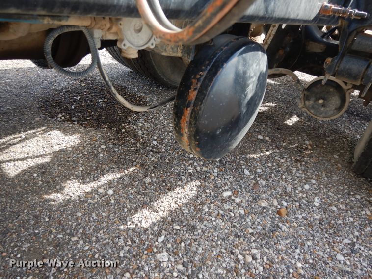 image for item DH2411 2007 Mack CXN semi truck