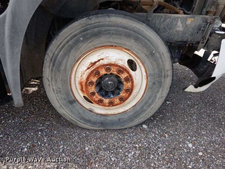 image for item DH2411 2007 Mack CXN semi truck