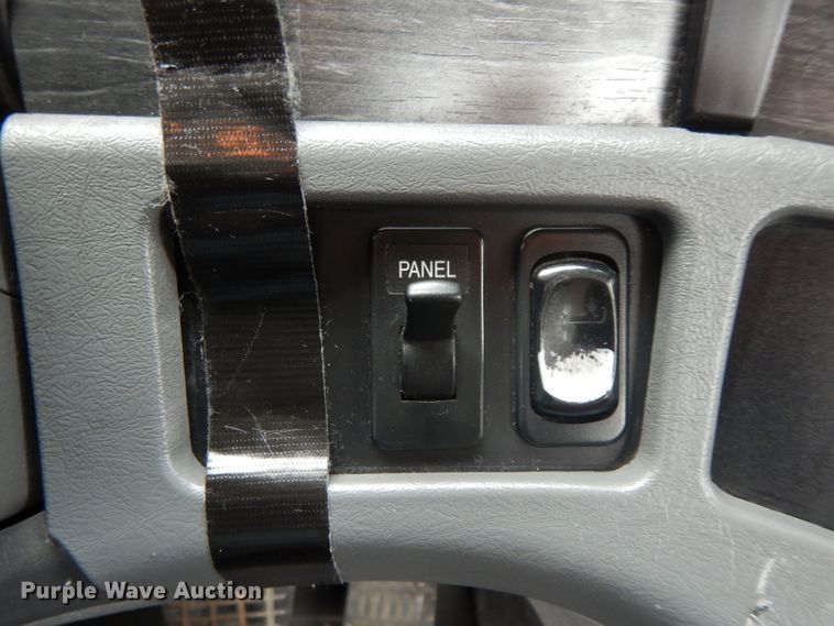 image for item DH2412 2007 Freightliner Columbia semi truck