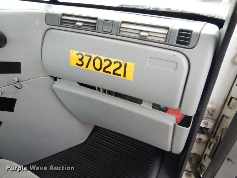 image for item DH2412 2007 Freightliner Columbia semi truck