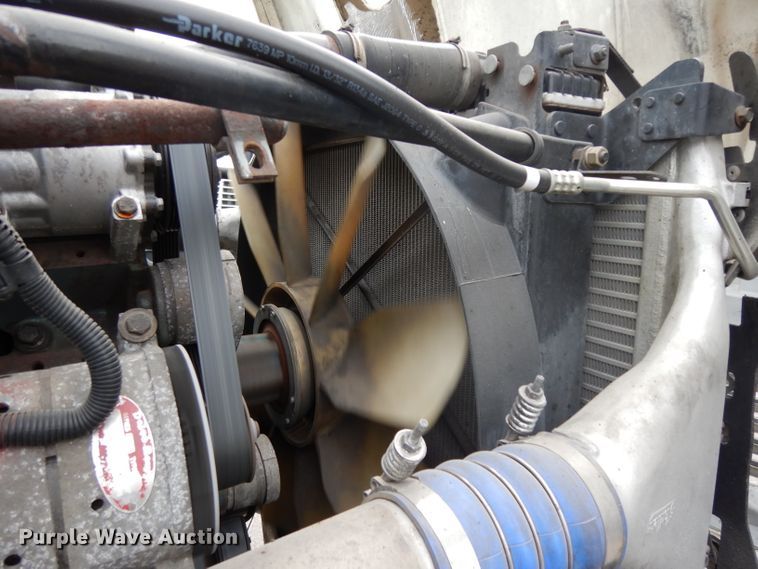 image for item DH2412 2007 Freightliner Columbia semi truck