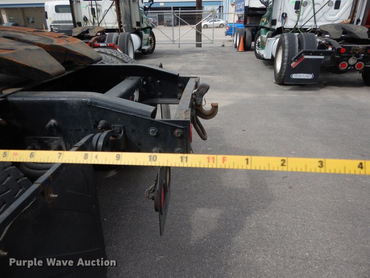 image for item DH2412 2007 Freightliner Columbia semi truck