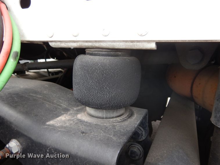 image for item DH2412 2007 Freightliner Columbia semi truck