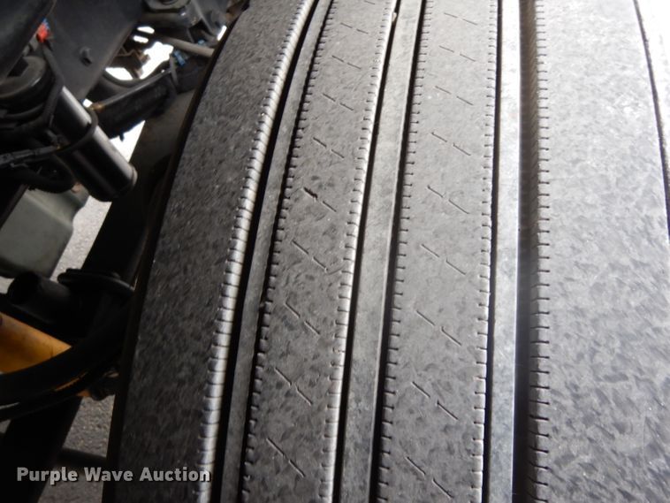 image for item DH2412 2007 Freightliner Columbia semi truck