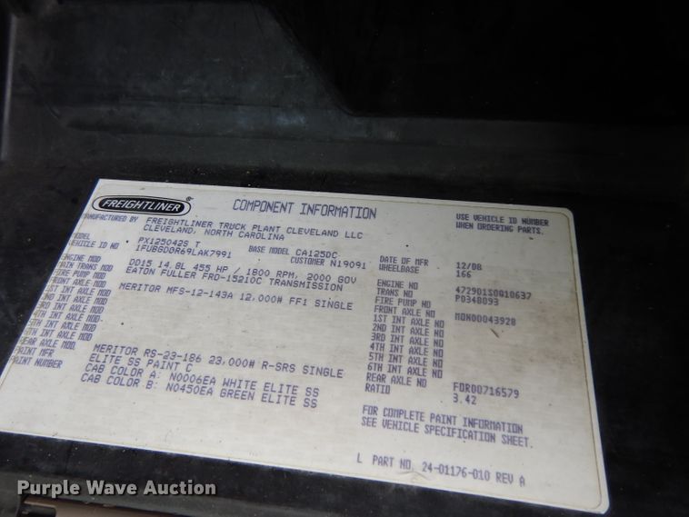 image for item DH2413 2009 Freightliner Cascadia semi truck