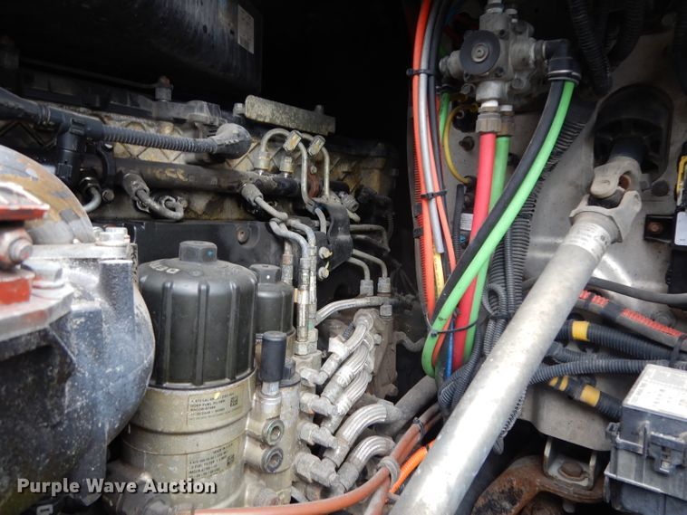 image for item DH2413 2009 Freightliner Cascadia semi truck