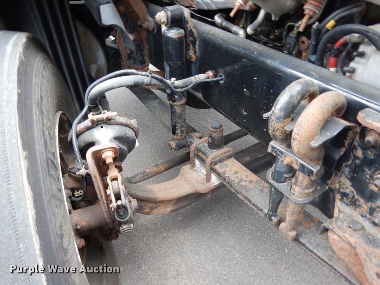 image for item DH2413 2009 Freightliner Cascadia semi truck