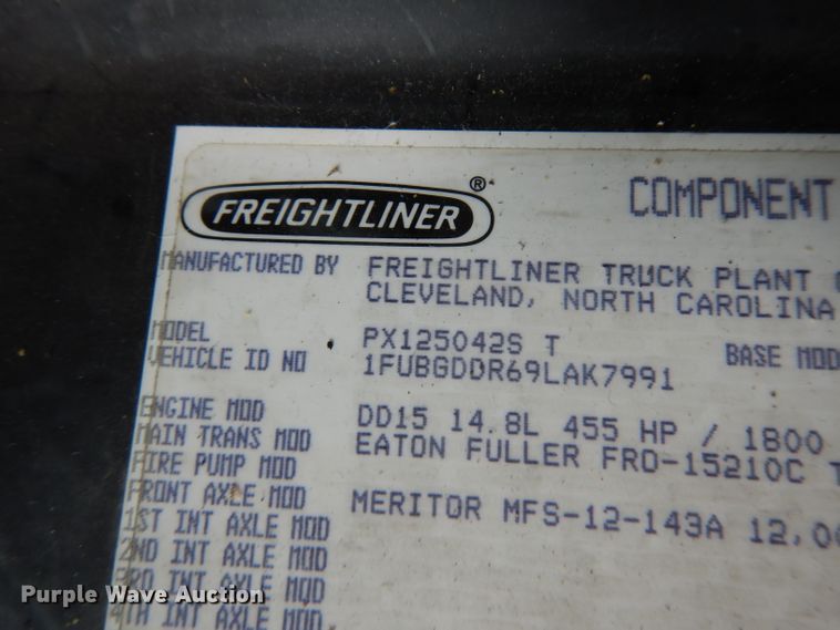 image for item DH2413 2009 Freightliner Cascadia semi truck