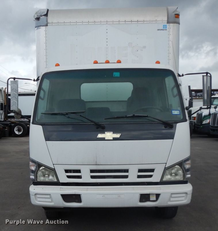 image for item DH2414 2006 Chevrolet W45042 box truck