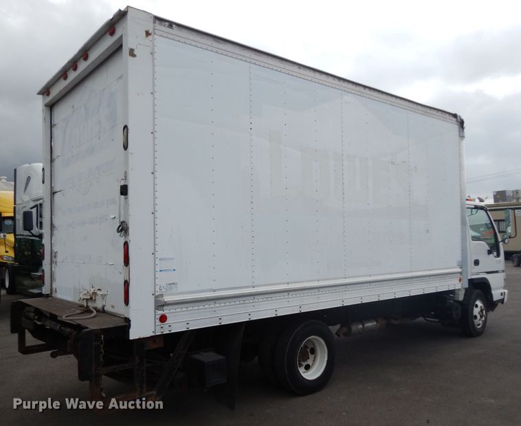 image for item DH2414 2006 Chevrolet W45042 box truck