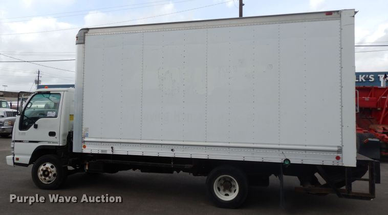 image for item DH2414 2006 Chevrolet W45042 box truck