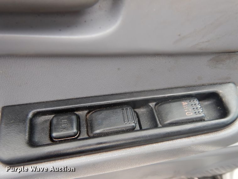 image for item DH2414 2006 Chevrolet W45042 box truck