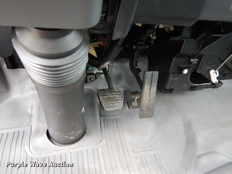 image for item DH2414 2006 Chevrolet W45042 box truck