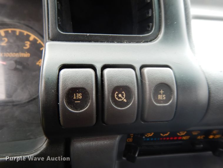 image for item DH2414 2006 Chevrolet W45042 box truck