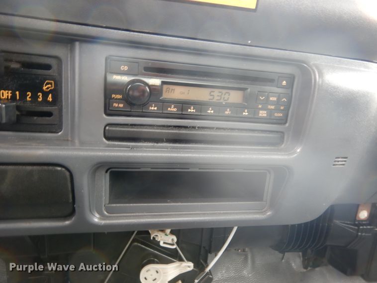 image for item DH2414 2006 Chevrolet W45042 box truck