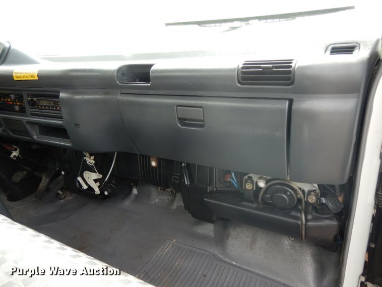 image for item DH2414 2006 Chevrolet W45042 box truck