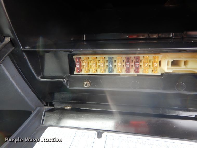 image for item DH2414 2006 Chevrolet W45042 box truck