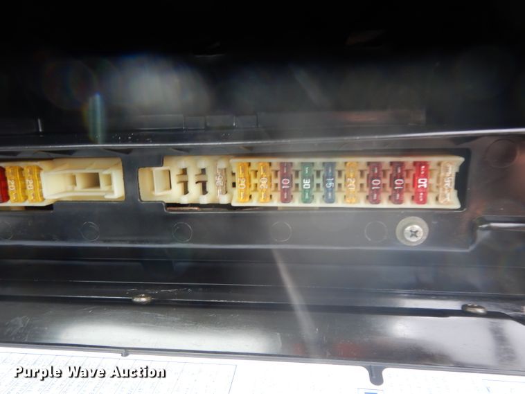 image for item DH2414 2006 Chevrolet W45042 box truck