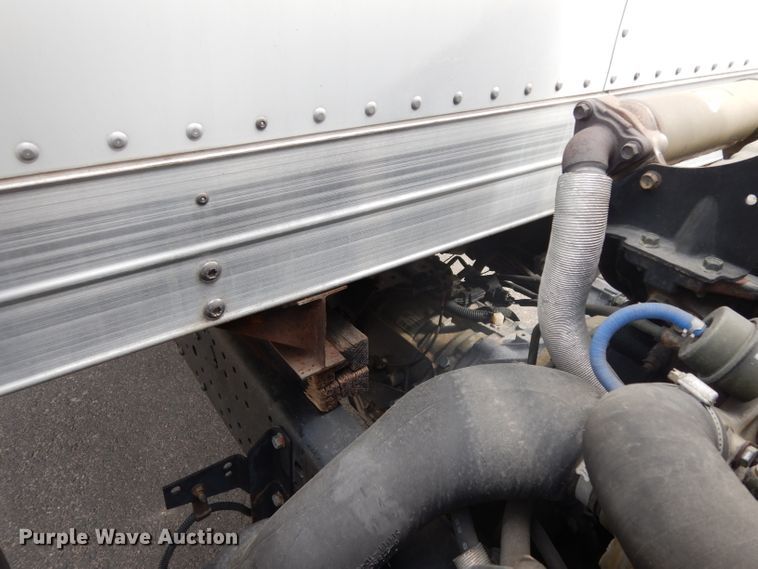 image for item DH2414 2006 Chevrolet W45042 box truck