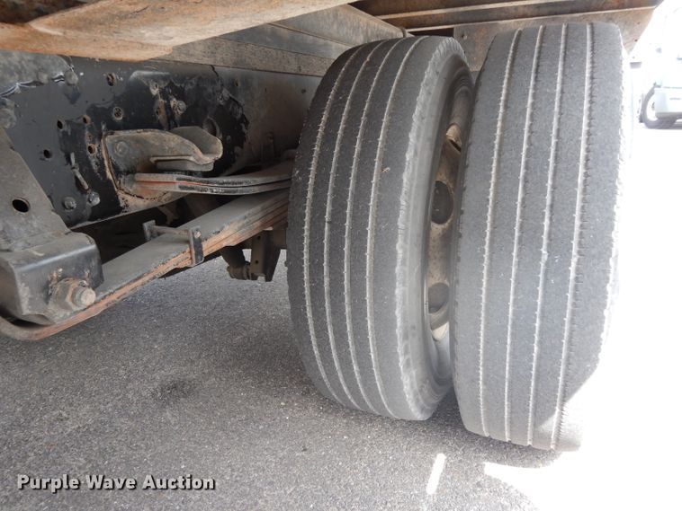 image for item DH2414 2006 Chevrolet W45042 box truck