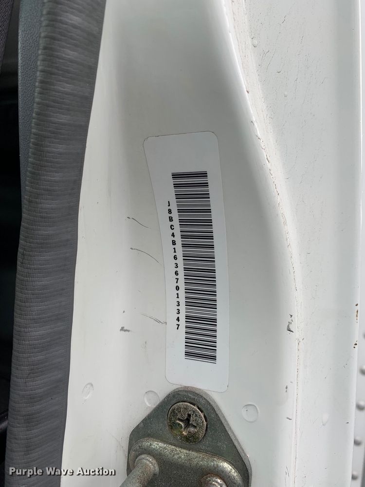 image for item DH2414 2006 Chevrolet W45042 box truck